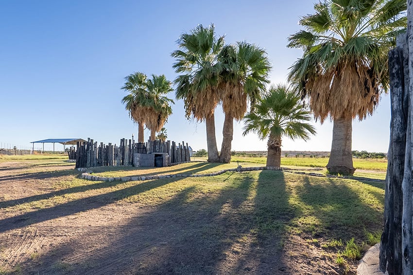 KALAHARI FARMHOUSE CAMPSITE