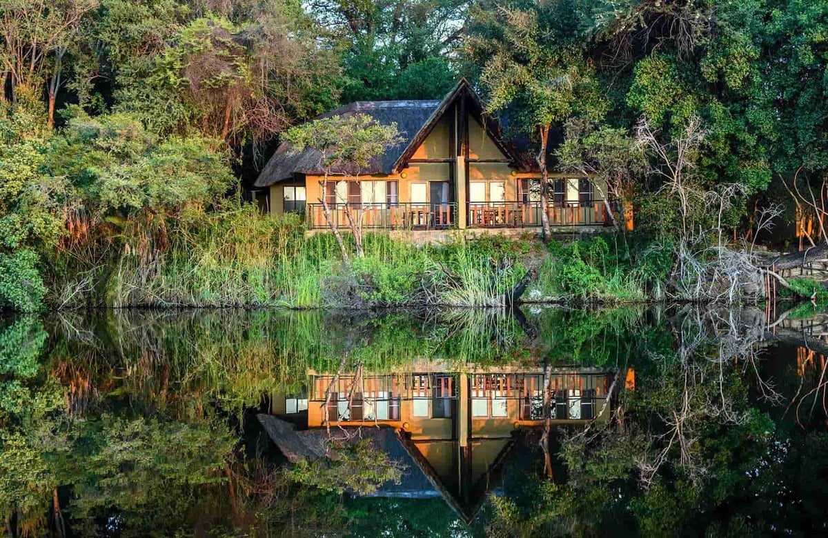 NAMUSHASHA RIVER LODGE