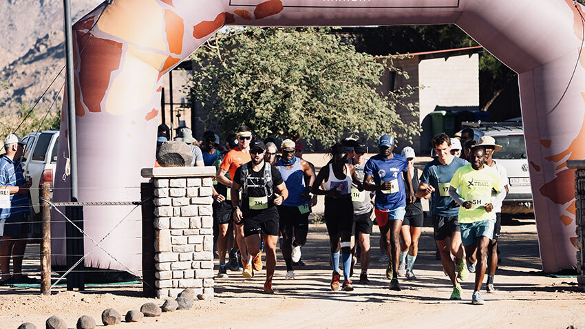 Start of the Spreetshoogte Challenge trail run, Namibia