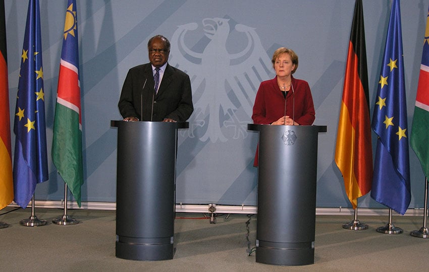 Präsident Hifikepunye Pohamba, hier beim Empfang durch Bundeskanzlerin Angela Merkel.