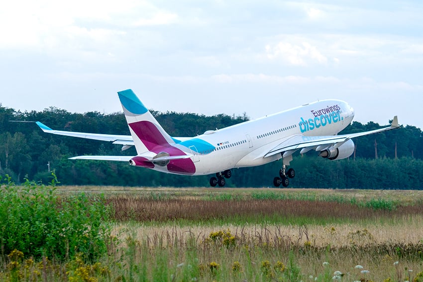 Flugzeug Eurowings Discover erster Flug Frankfurt Tom Boon Simple Flying NamibiaFocus