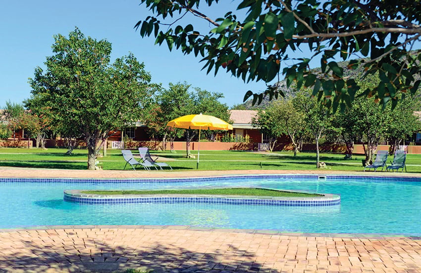 Damara Mopane Lodge, Pool