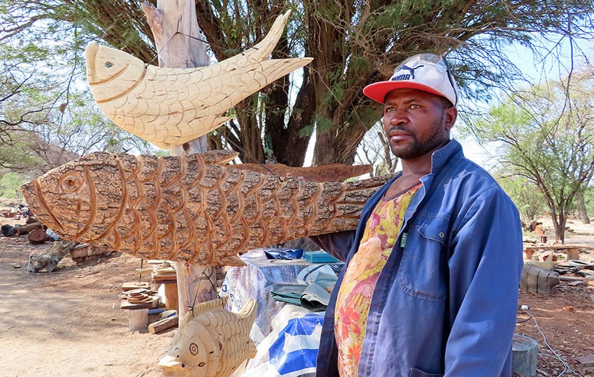 Holzschnitzer in Okahandja