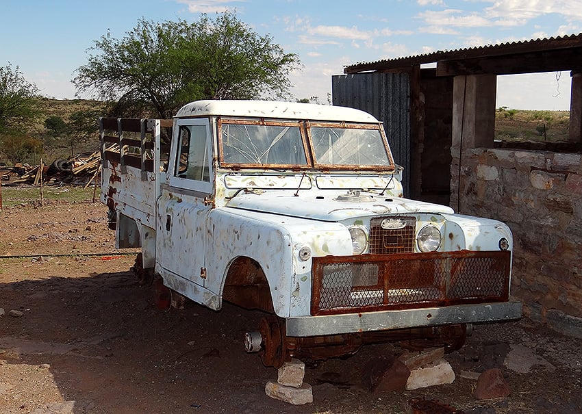 Landrover auf Anib