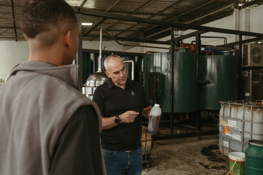 Bruce showing us the quality of the cooking oil