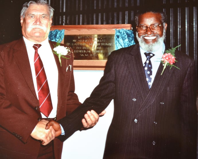 The founder of the Fyf Rand Kamp, Andries Pretorius, with the former President of Namibia, Sam Nujoma.