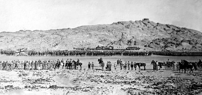 General Botha inspects the South African troops in Lüderitzbucht. (South African War Museum)  