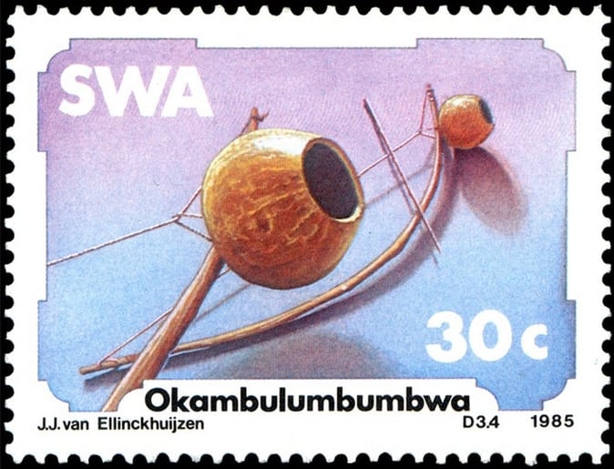  Okambulumbumbwa, issued in 1985, artist: Jacobus Johannes 'Koos' van Ellinckhuijzen