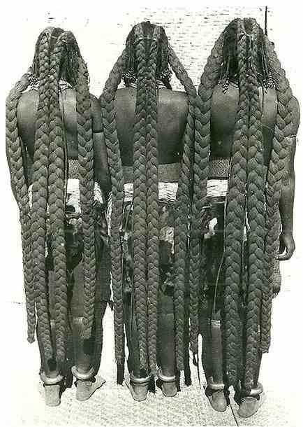 The eembuvi-plaits of Mbalantu women. Photo: CHL Hahn, Collection Antje Otto