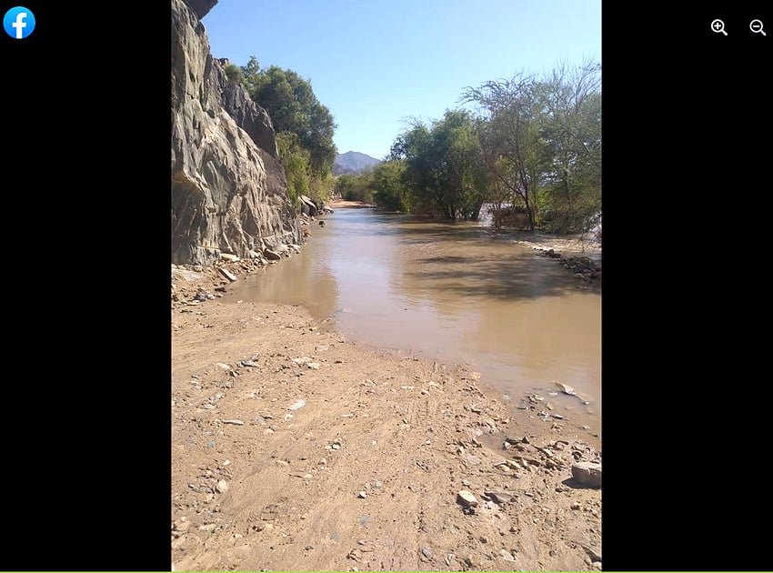 Gariep Oranje Fluss überflutet Straße DR 212 Aussenkehr Rosh Pinah Screenshot Facebook-Seite Roads Authority Namibia 