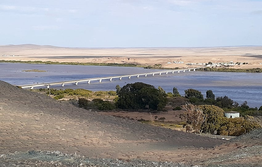 Gariep Oranje Fluss Ernest Oppenheimer Brücke Oranjemund Namibia NamibiaFocus