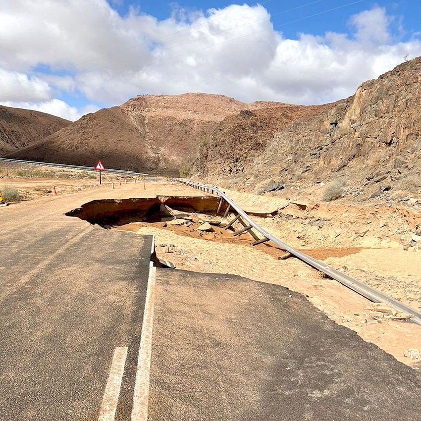 Verspülung Umleitung Fernstraße N7 Vyf Myl Poort Grenze Winterregen Namibia