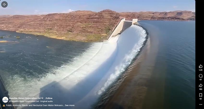 Winterregen sorgt für Flutwelle im Fischfluss die den Neckartal-Stausee überlaufen lässt Foto Screenshot vom Facebook-Reel staatlichen Wasserversorgungs-Unternehmens NamWater
