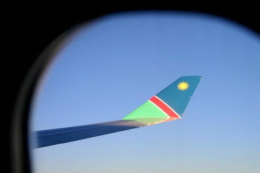namibische Flagge auf Flügelspitze Fünf Jahre nach Aus für Air Namibia 2021 nimmt neue staatliche Fluggesellschaft Namibias allmählich Gestalt an Foto 2008 Sven-Eric Stender