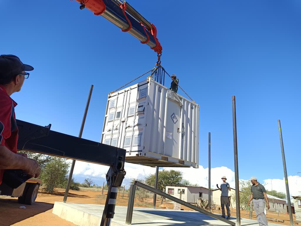 Containerised green hydrogen microgrid and wastewater treatment system arrives at Kalahari Anib Lodge, Namibi