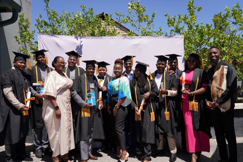 Graduating cohort alongside members of the Gondwana People Team.