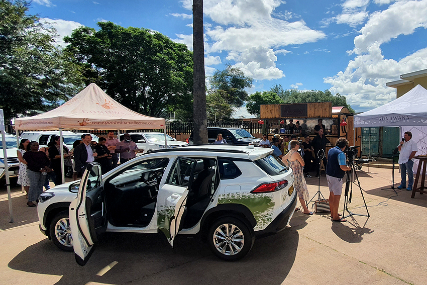 Mietwagen Toyota Cross Hybrid Namibia2Go