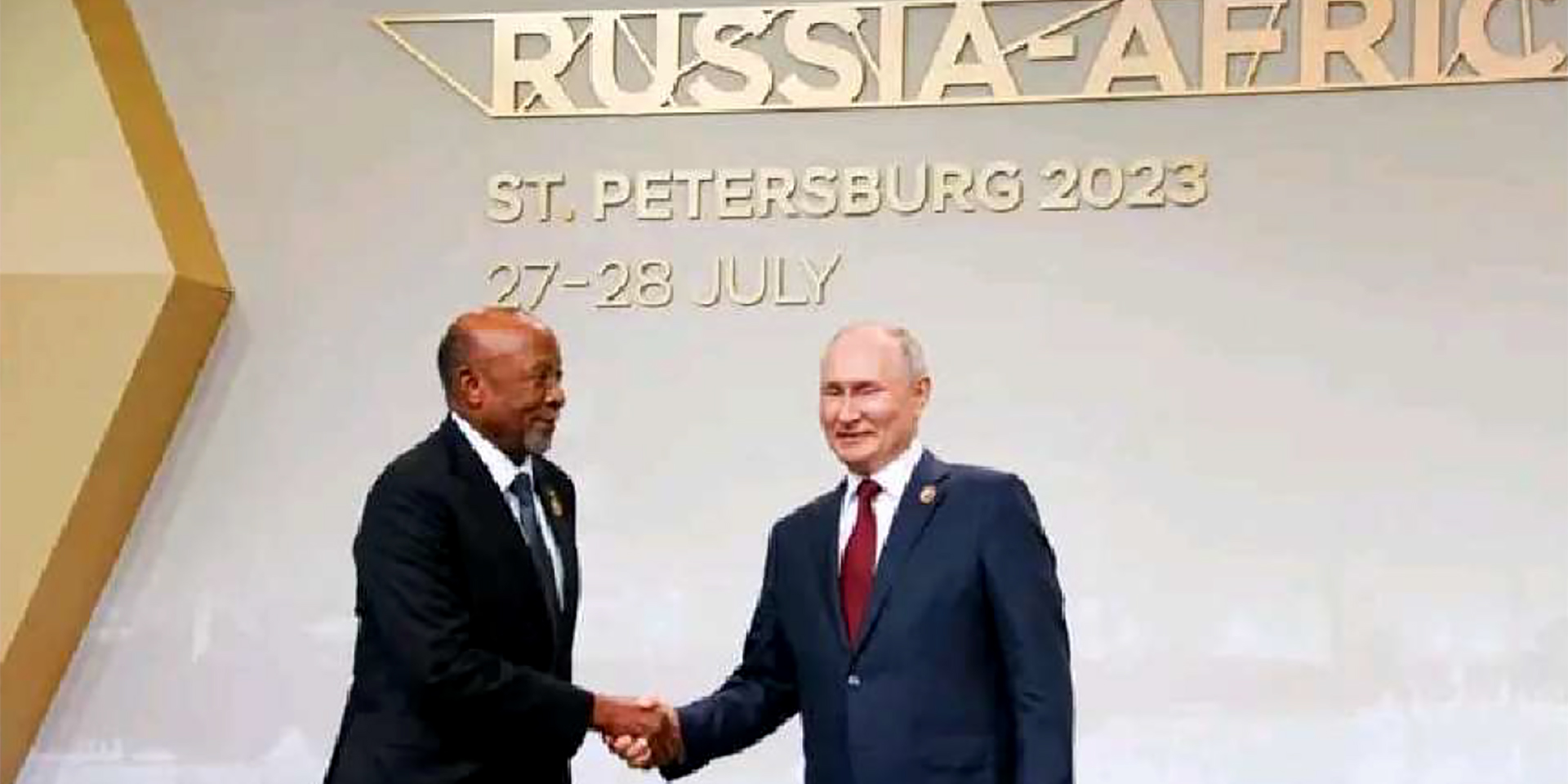 Namibias Vizepräsident Nangolo Mbumba und Russlands Präsident Wladimir Putin
